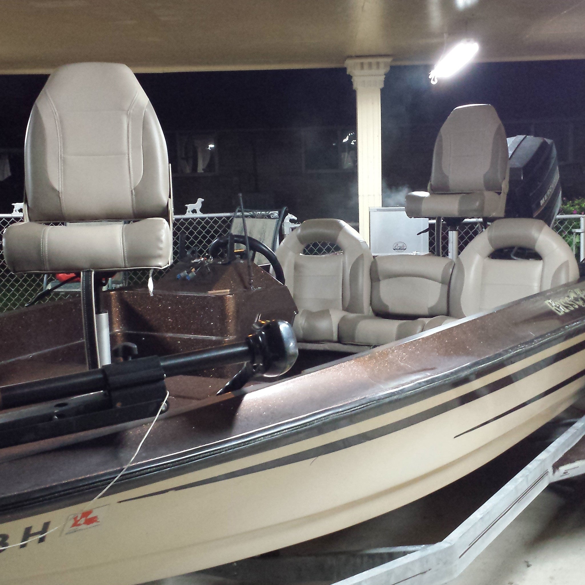 tracker bass boat seats