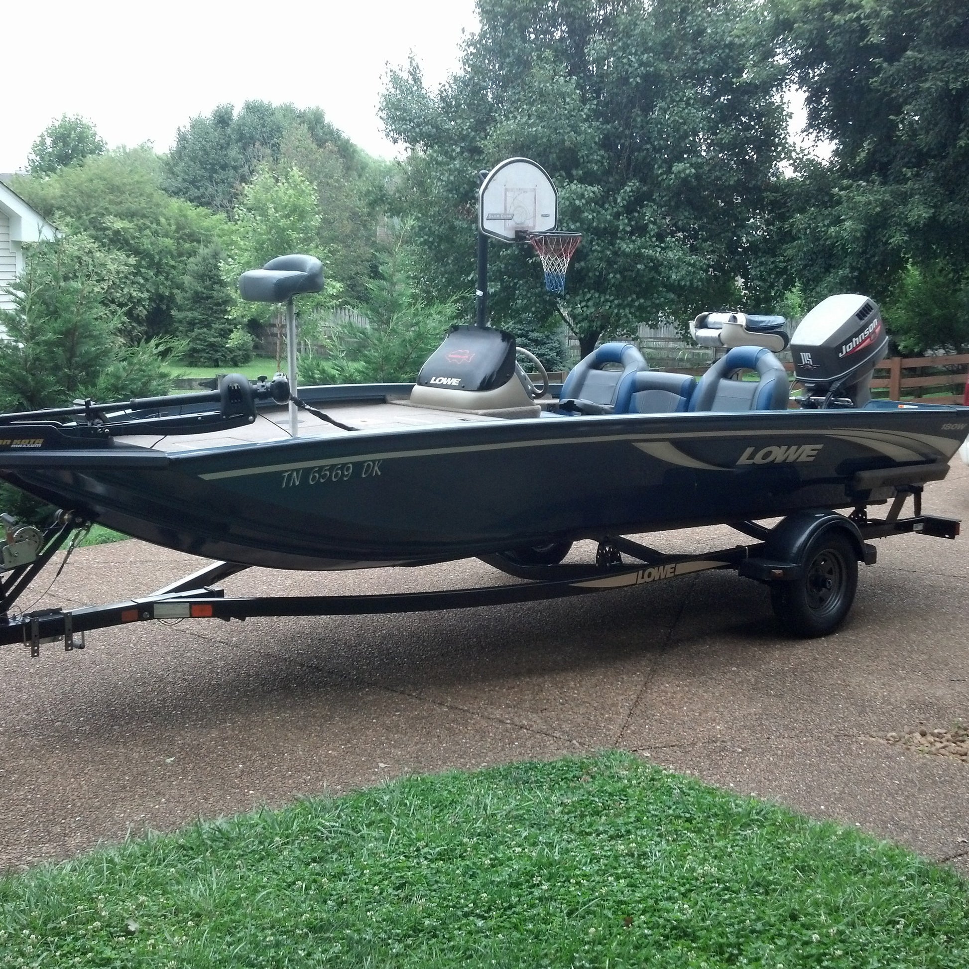 lowe bass boat seats