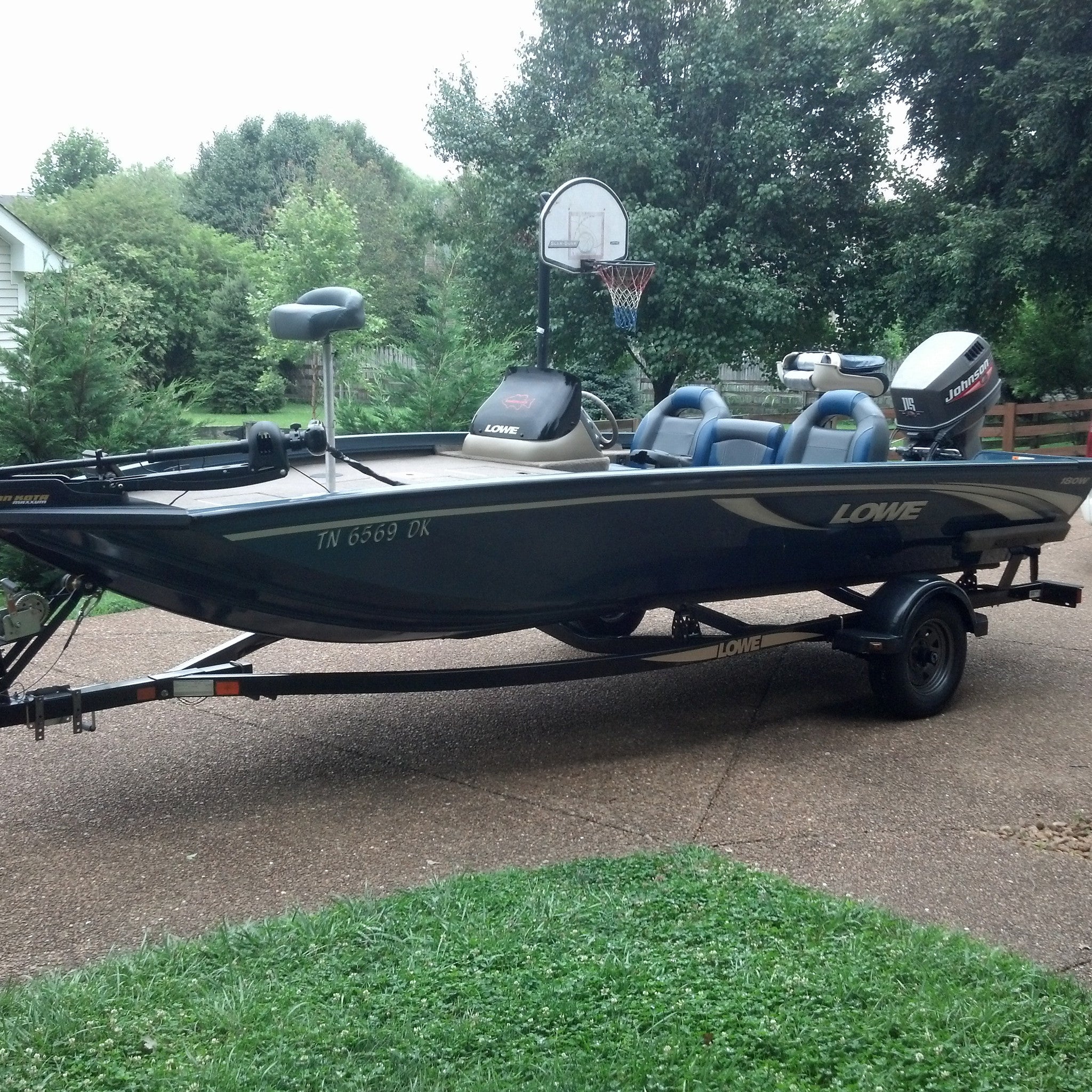 lowe bass boat seats